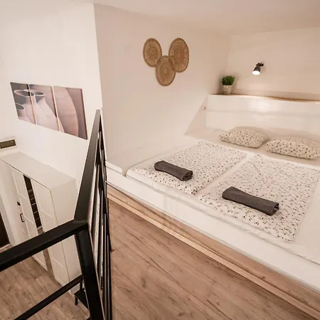 Szentkiralyi Lofts Lägenhet Budapest