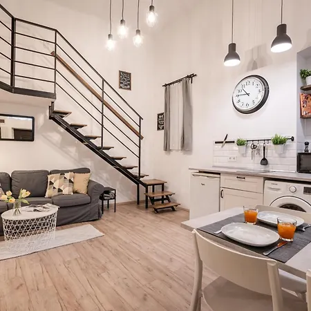 Szentkiralyi Lofts Apartmán *