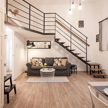 Szentkiralyi Lofts Apartment *