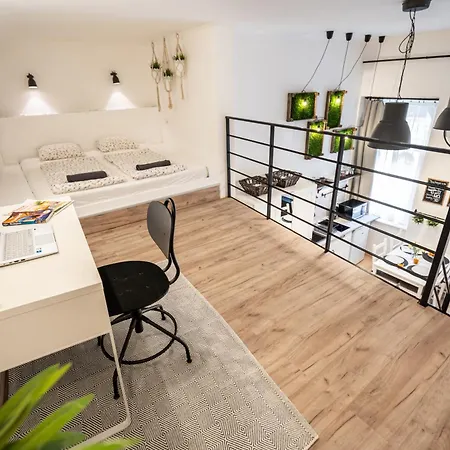 Szentkiralyi Lofts *